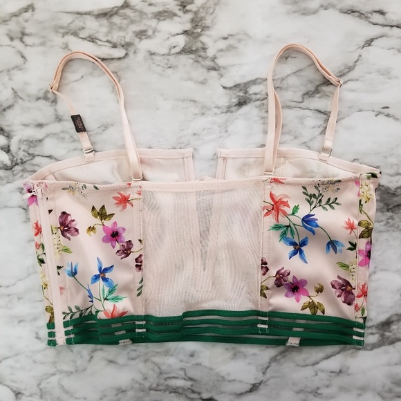 *SOLD* Victoria's Secret Flower Bralette Medium - Picture 4 of 8